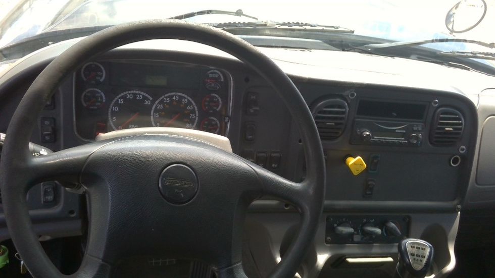 Flatbed Truck-Light and Medium Duty Trucks-Freightliner-2015-M211264S-Milford-DE-192,295\n\t\tmiles-$ 65,250 - Image 14