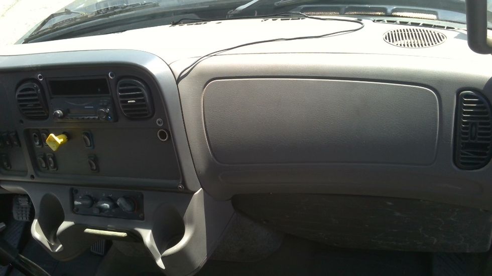 Flatbed Truck-Light and Medium Duty Trucks-Freightliner-2015-M211264S-Milford-DE-192,295\n\t\tmiles-$ 65,250 - Image 17