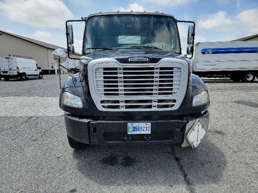 Flatbed Truck-Light and Medium Duty Trucks-Freightliner-2015-M211264S-Milford-DE-192,295\n\t\tmiles-$ 65,250 - Image 2