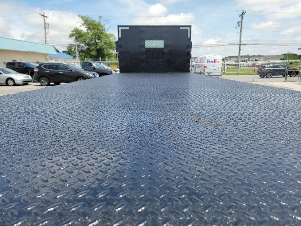 Flatbed Truck-Light and Medium Duty Trucks-Freightliner-2015-M211264S-Milford-DE-192,295\n\t\tmiles-$ 65,250 - Image 7