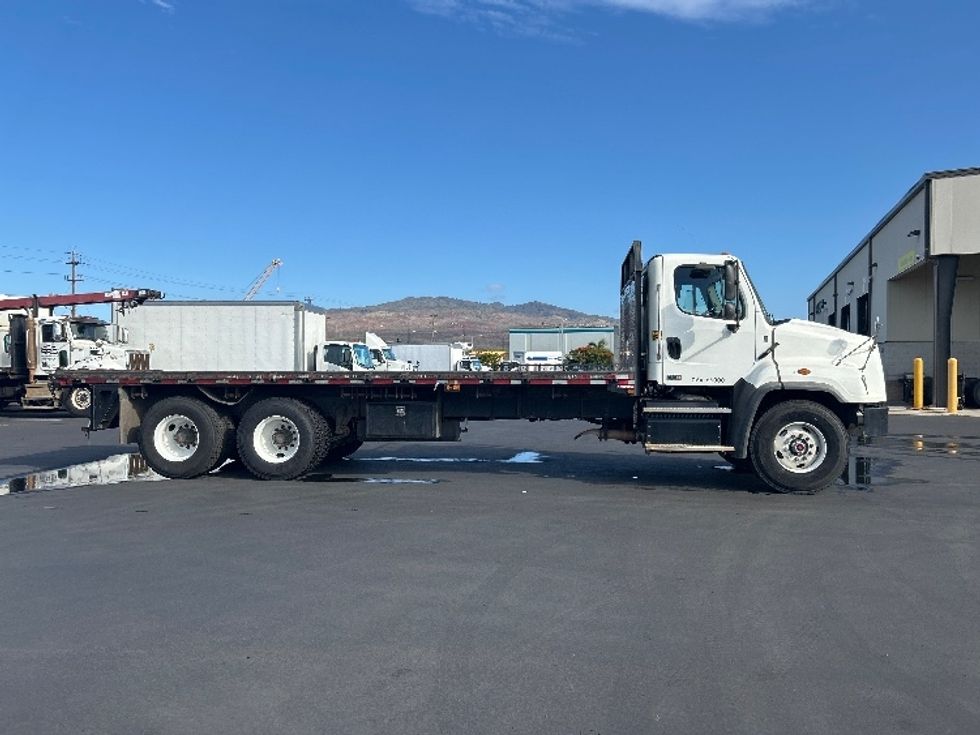 Flatbed Truck-Light and Medium Duty Trucks-Freightliner-2016-114SD-Torrance-CA-134,250\n\t\tmiles-$ 83,500 - Image 11