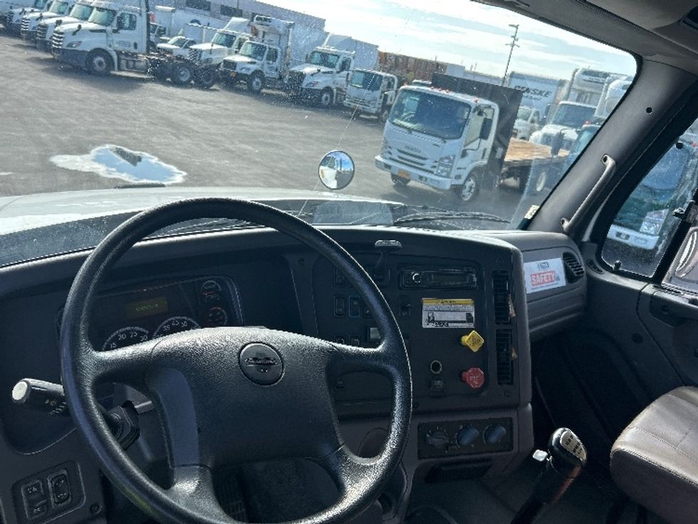 Flatbed Truck-Light and Medium Duty Trucks-Freightliner-2016-114SD-Torrance-CA-134,250\n\t\tmiles-$ 83,500 - Image 14