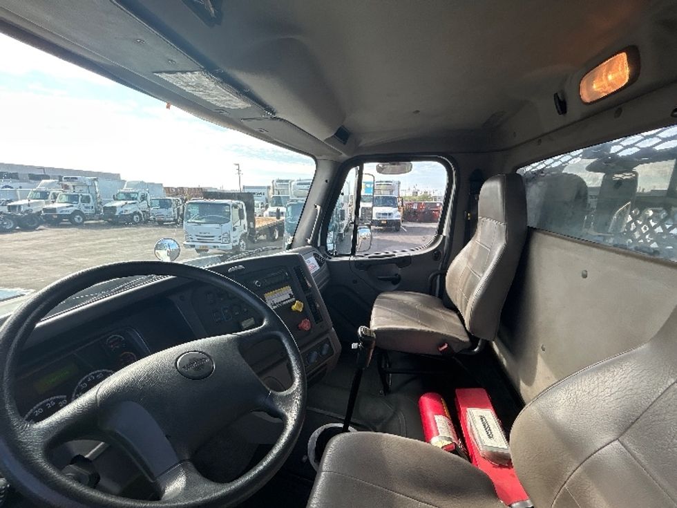 Flatbed Truck-Light and Medium Duty Trucks-Freightliner-2016-114SD-Torrance-CA-134,250\n\t\tmiles-$ 83,500 - Image 15