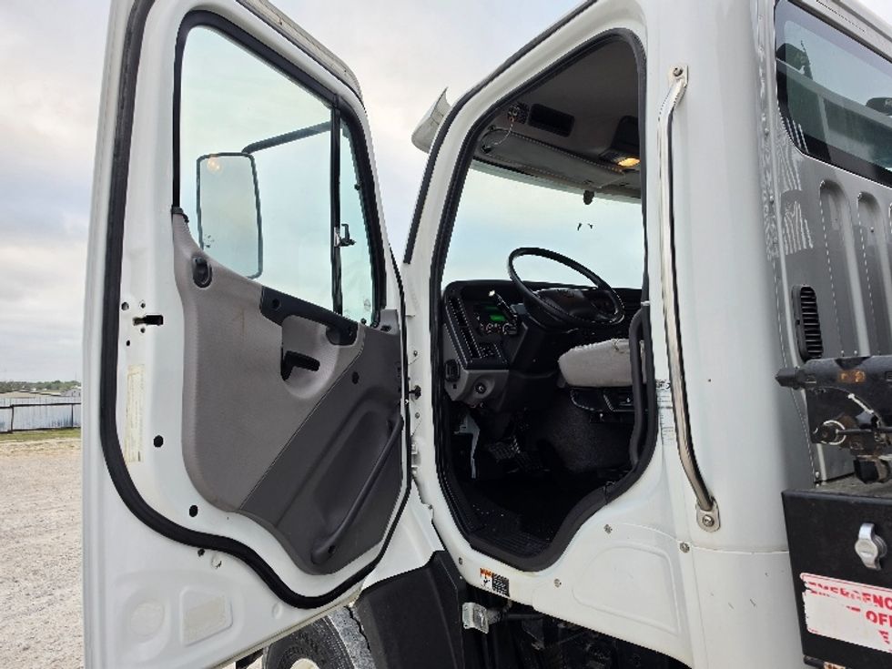 Flatbed Truck-Light and Medium Duty Trucks-Freightliner-2016-114SD-Weatherford-TX-79,034\n\t\tmiles-$ 76,000 - Image 16