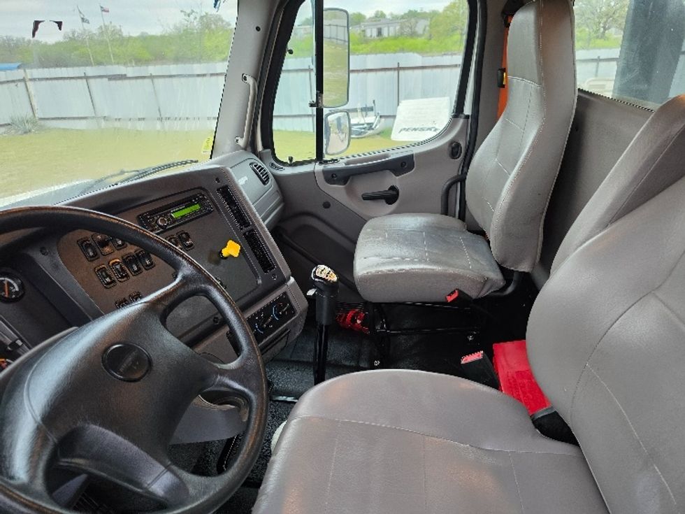 Flatbed Truck-Light and Medium Duty Trucks-Freightliner-2016-114SD-Weatherford-TX-79,034\n\t\tmiles-$ 76,000 - Image 19