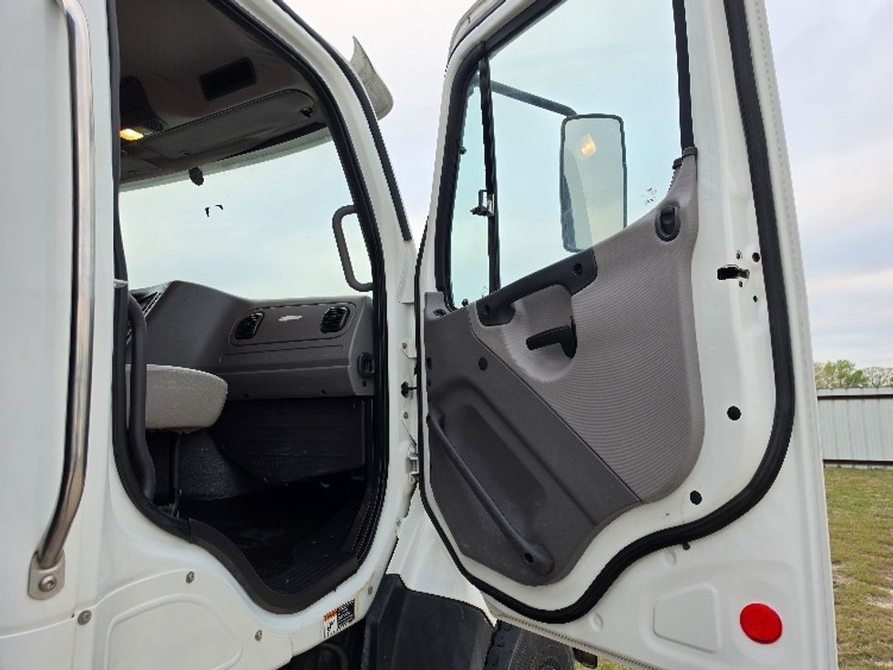 Flatbed Truck-Light and Medium Duty Trucks-Freightliner-2016-114SD-Weatherford-TX-79,034\n\t\tmiles-$ 76,000 - Image 20