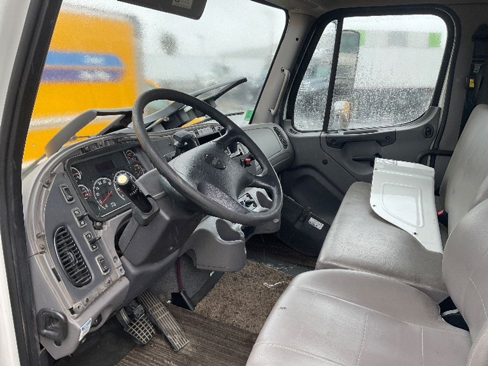 Flatbed Truck-Light and Medium Duty Trucks-Freightliner-2016-M2-Anaheim-CA-265,841\n\t\tmiles-$ 35,500 - Image 17