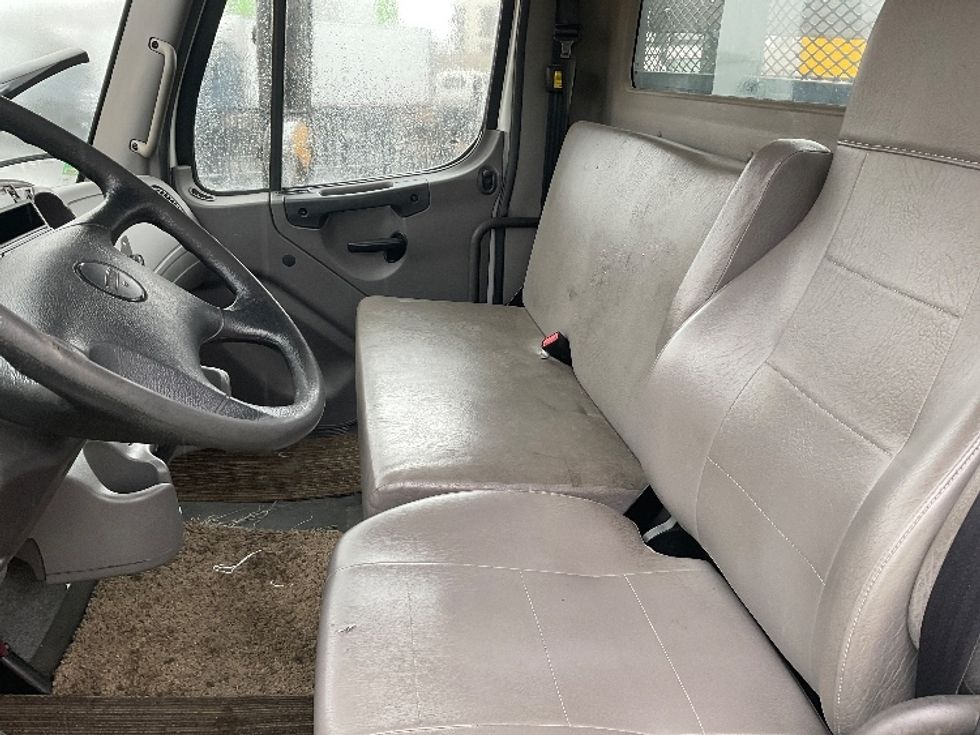 Flatbed Truck-Light and Medium Duty Trucks-Freightliner-2016-M2-Anaheim-CA-265,841\n\t\tmiles-$ 35,500 - Image 19