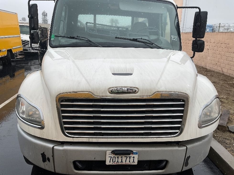 2016 Freightliner M2 106 Medium Duty photo 2