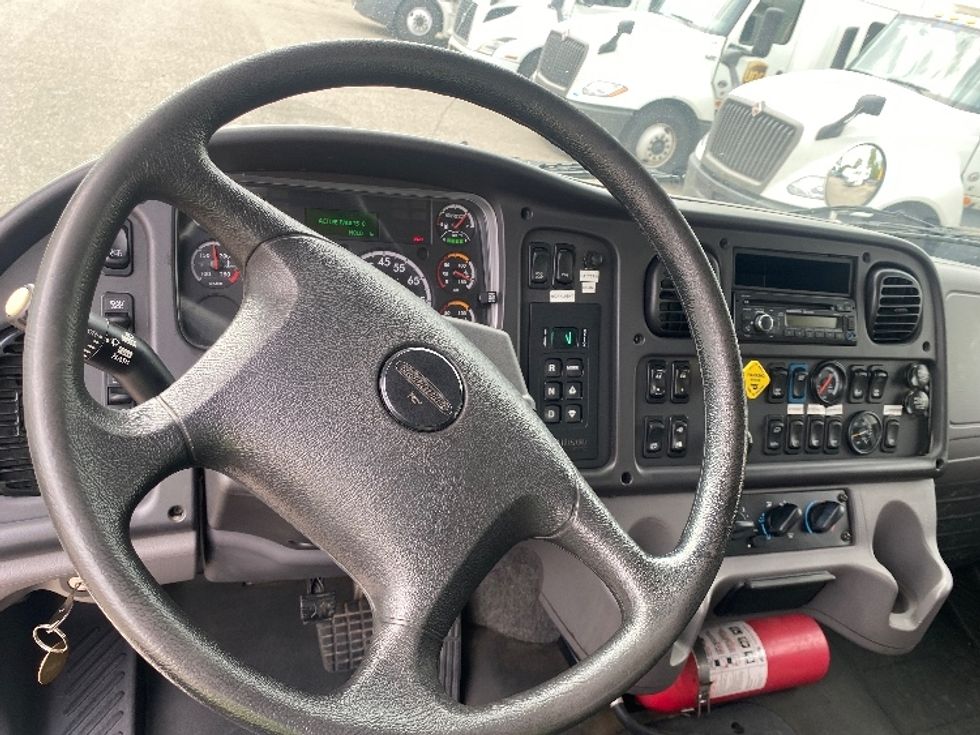 Flatbed Truck-Light and Medium Duty Trucks-Freightliner-2016-M2-Brooklyn Park-MN-157,920\n\t\tmiles-$ 63,250 - Image 16