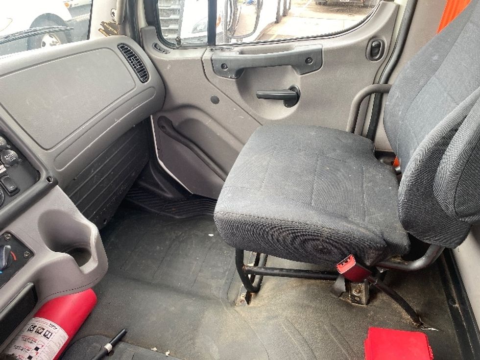 Flatbed Truck-Light and Medium Duty Trucks-Freightliner-2016-M2-Brooklyn Park-MN-157,920\n\t\tmiles-$ 63,250 - Image 18