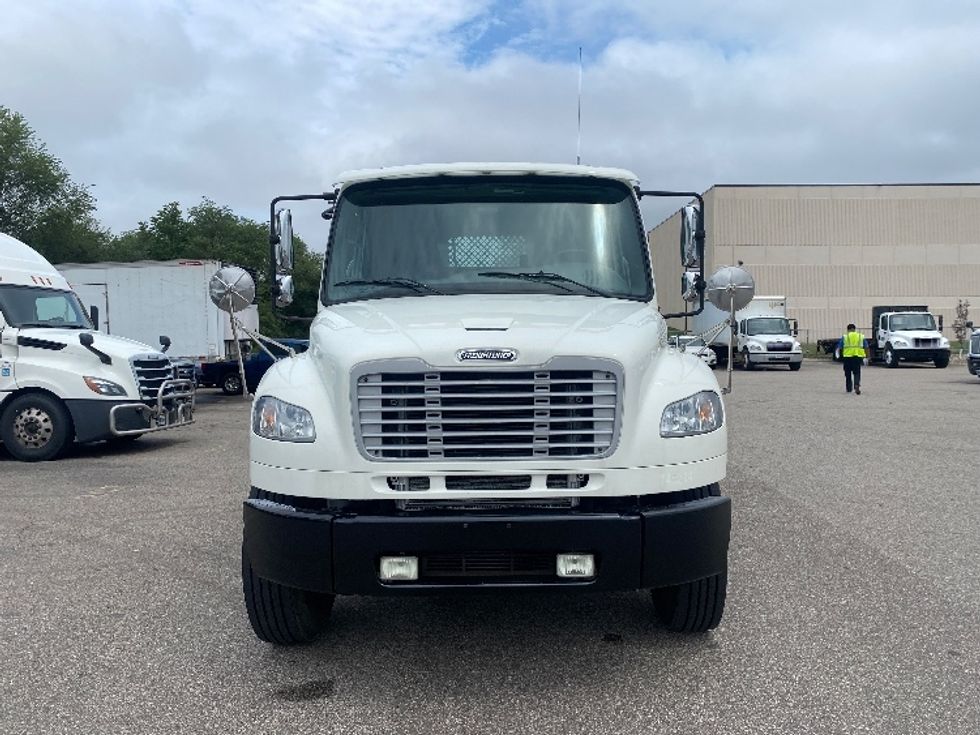 Flatbed Truck-Light and Medium Duty Trucks-Freightliner-2016-M2-Brooklyn Park-MN-157,920\n\t\tmiles-$ 63,250 - Image 2