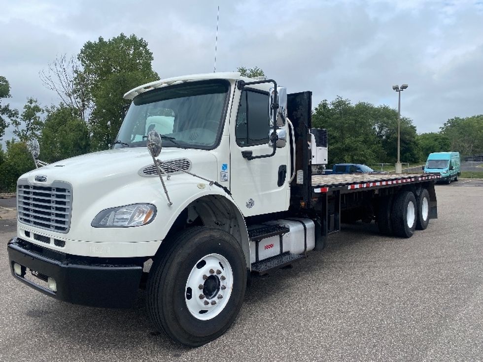 Flatbed Truck-Light and Medium Duty Trucks-Freightliner-2016-M2-Brooklyn Park-MN-157,920\n\t\tmiles-$ 63,250 - Image 3