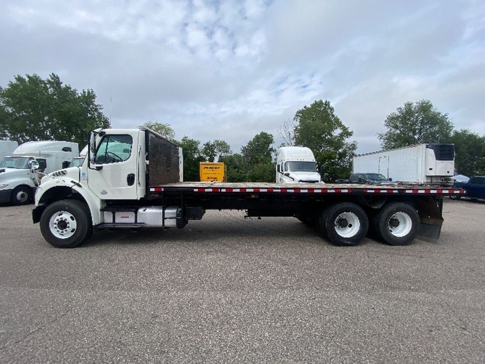 Flatbed Truck-Light and Medium Duty Trucks-Freightliner-2016-M2-Brooklyn Park-MN-157,920\n\t\tmiles-$ 63,250 - Image 4