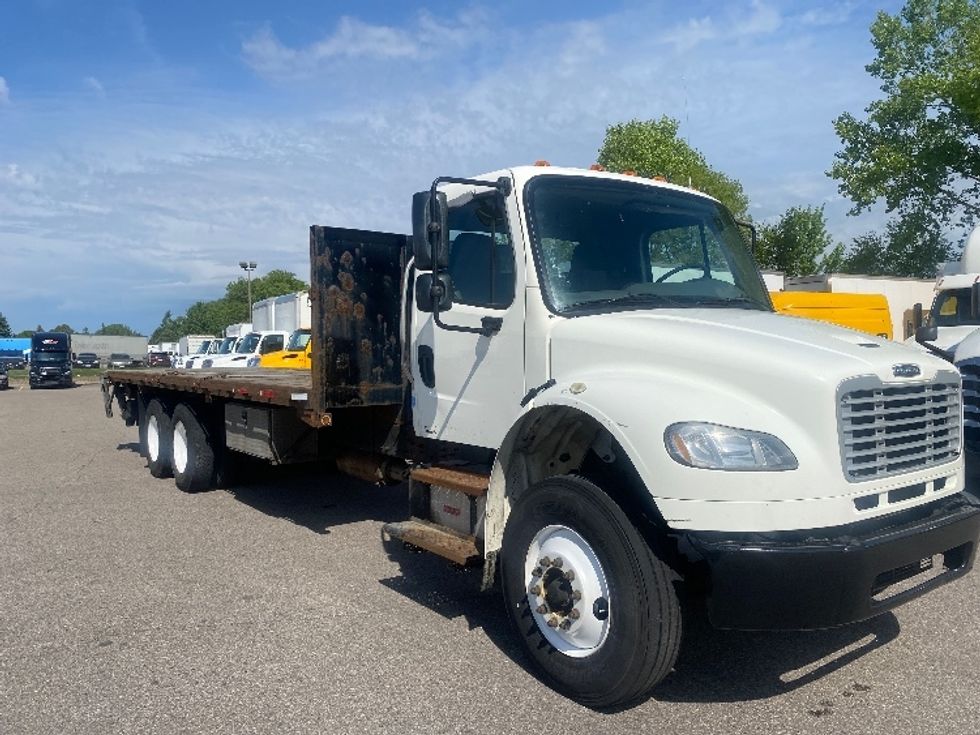 Flatbed Truck-Light and Medium Duty Trucks-Freightliner-2016-M2-Brooklyn Park-MN-313,443\n\t\tmiles-$ 39,500 - Image 1