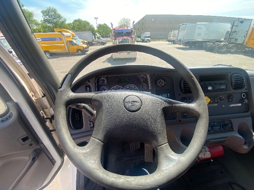 Flatbed Truck-Light and Medium Duty Trucks-Freightliner-2016-M2-Brooklyn Park-MN-313,443\n\t\tmiles-$ 39,500 - Image 14