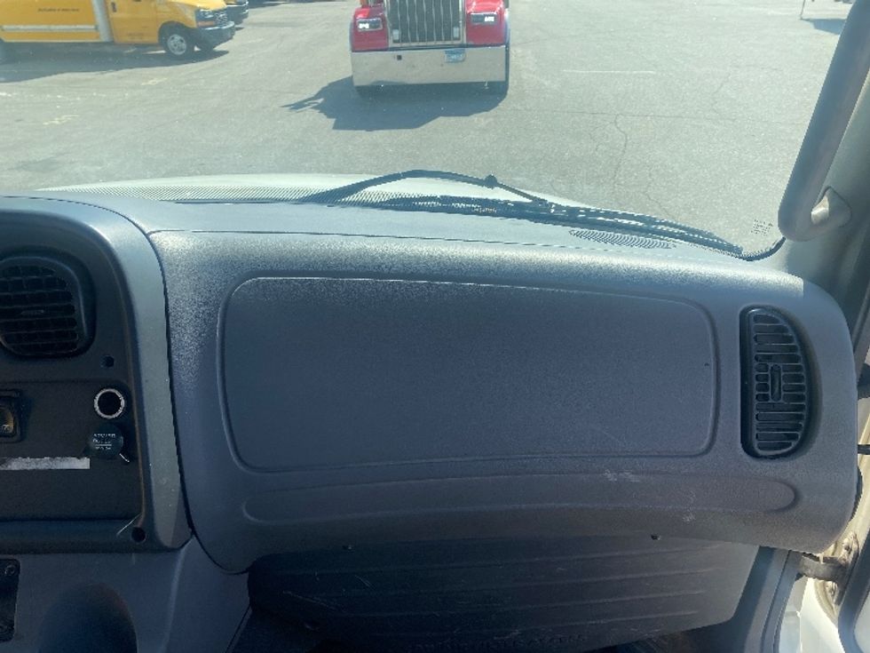 Flatbed Truck-Light and Medium Duty Trucks-Freightliner-2016-M2-Brooklyn Park-MN-313,443\n\t\tmiles-$ 39,500 - Image 18