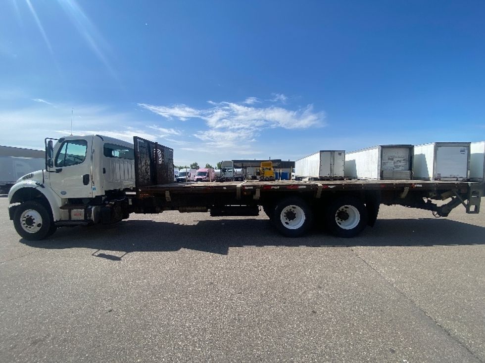 Flatbed Truck-Light and Medium Duty Trucks-Freightliner-2016-M2-Brooklyn Park-MN-313,443\n\t\tmiles-$ 39,500 - Image 4