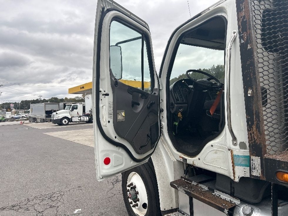 Flatbed Truck-Light and Medium Duty Trucks-Freightliner-2016-M2-Dalton-GA-208,183\n\t\tmiles-$ 55,000 - Image 16