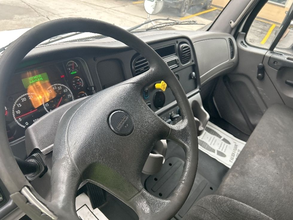 Flatbed Truck-Light and Medium Duty Trucks-Freightliner-2016-M2-Dalton-GA-208,183\n\t\tmiles-$ 55,000 - Image 17