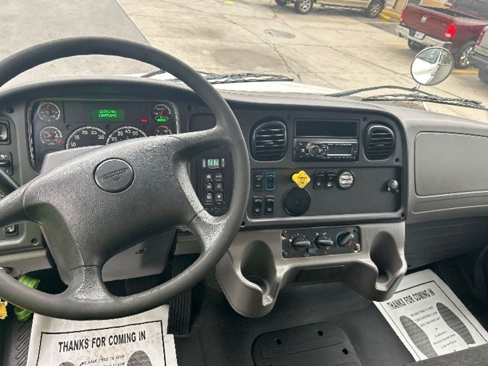 Flatbed Truck-Light and Medium Duty Trucks-Freightliner-2016-M2-Dalton-GA-208,183\n\t\tmiles-$ 55,000 - Image 18