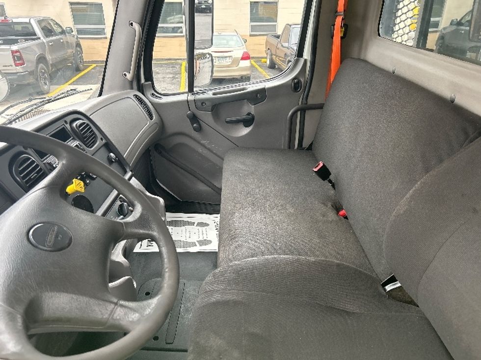 Flatbed Truck-Light and Medium Duty Trucks-Freightliner-2016-M2-Dalton-GA-208,183\n\t\tmiles-$ 55,000 - Image 19