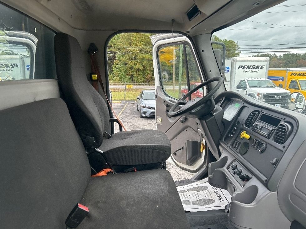 Flatbed Truck-Light and Medium Duty Trucks-Freightliner-2016-M2-Dalton-GA-208,183\n\t\tmiles-$ 55,000 - Image 22