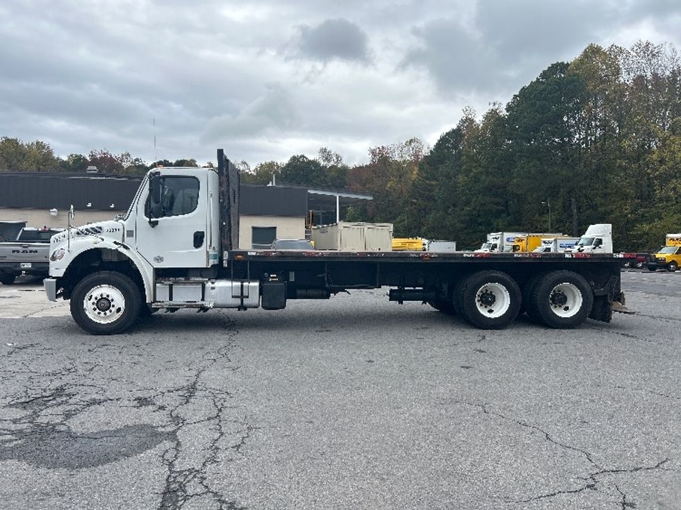 Flatbed Truck-Light and Medium Duty Trucks-Freightliner-2016-M2-Dalton-GA-208,183\n\t\tmiles-$ 55,000 - Image 4