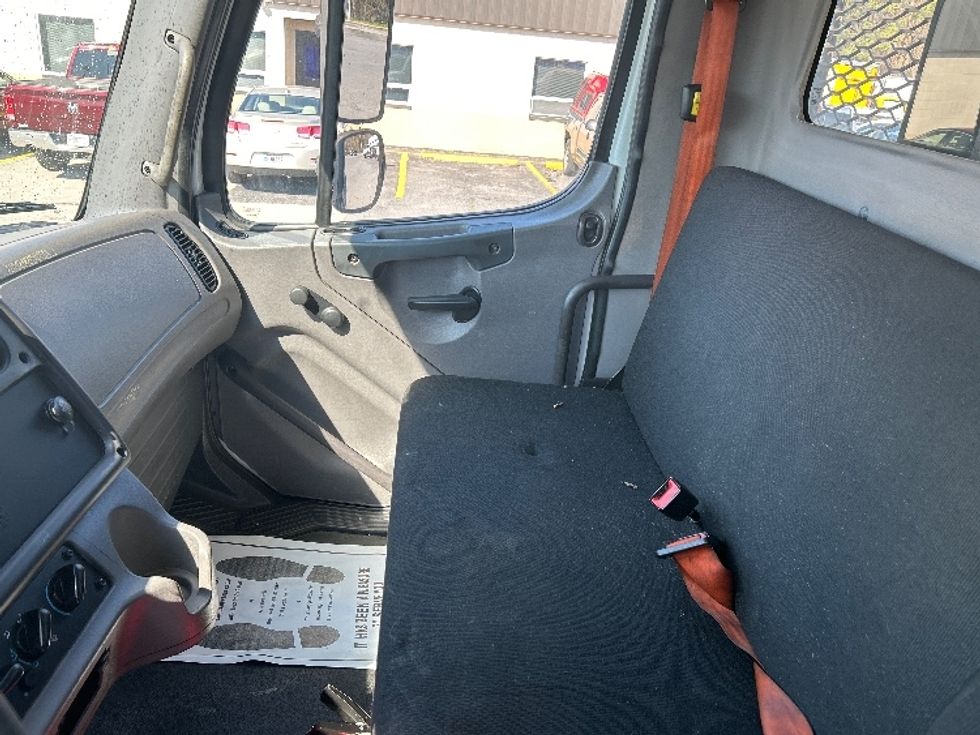 Flatbed Truck-Light and Medium Duty Trucks-Freightliner-2016-M2-Dalton-GA-251,970\n\t\tmiles-$ 41,750 - Image 15