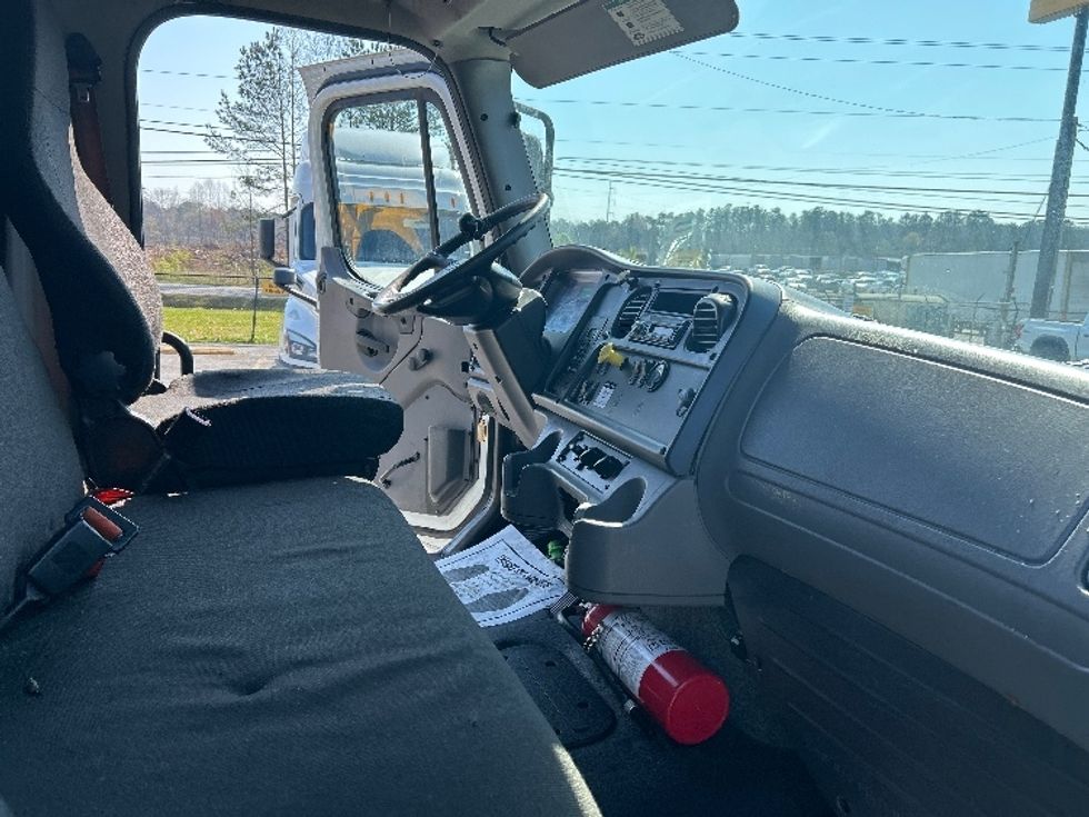 Flatbed Truck-Light and Medium Duty Trucks-Freightliner-2016-M2-Dalton-GA-251,970\n\t\tmiles-$ 41,750 - Image 18