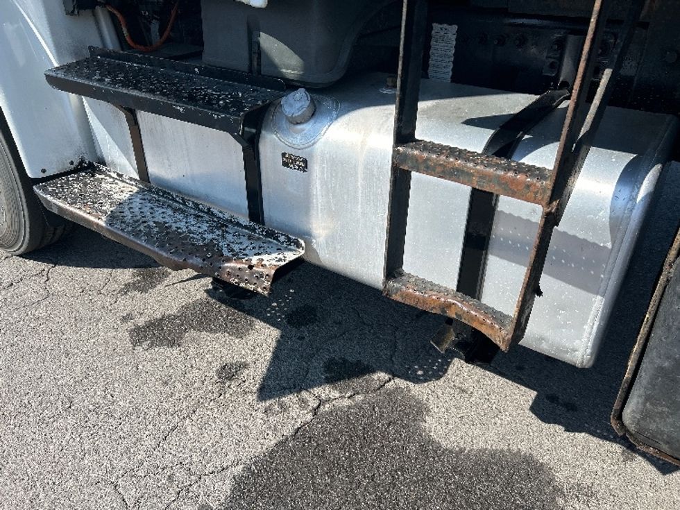 Flatbed Truck-Light and Medium Duty Trucks-Freightliner-2016-M2-Dalton-GA-251,970\n\t\tmiles-$ 41,750 - Image 22