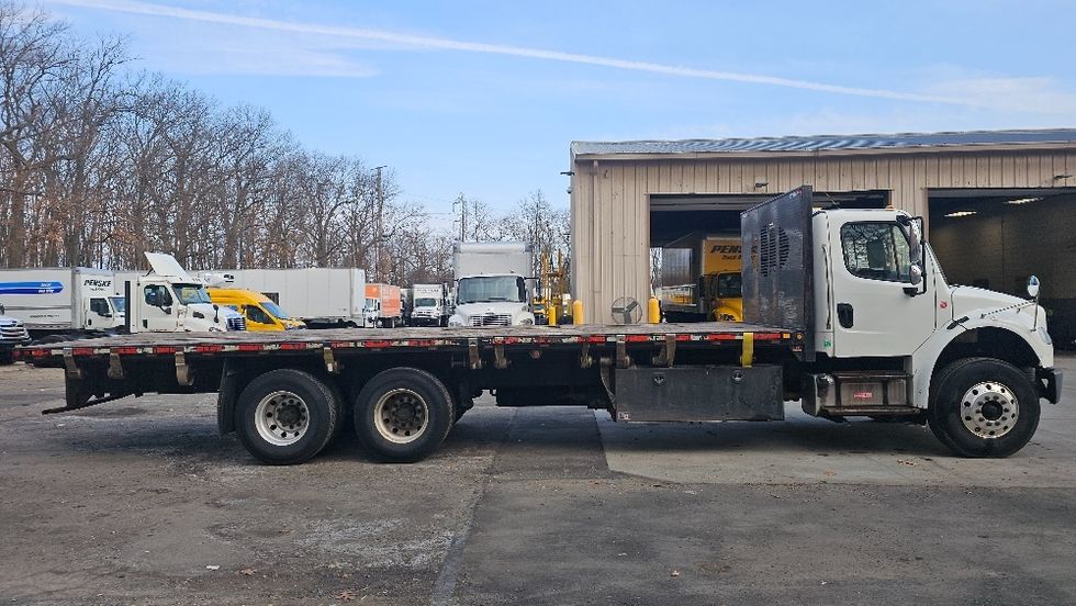 Flatbed Truck-Light and Medium Duty Trucks-Freightliner-2016-M2-Edison-NJ-200,692\n\t\tmiles-$ 59,750 - Image 11