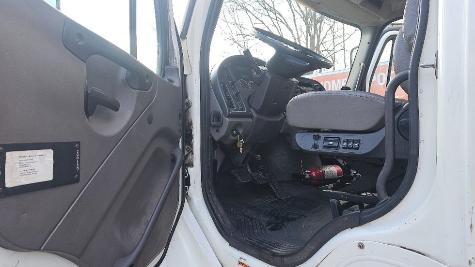 Flatbed Truck-Light and Medium Duty Trucks-Freightliner-2016-M2-Edison-NJ-200,692\n\t\tmiles-$ 59,750 - Image 12