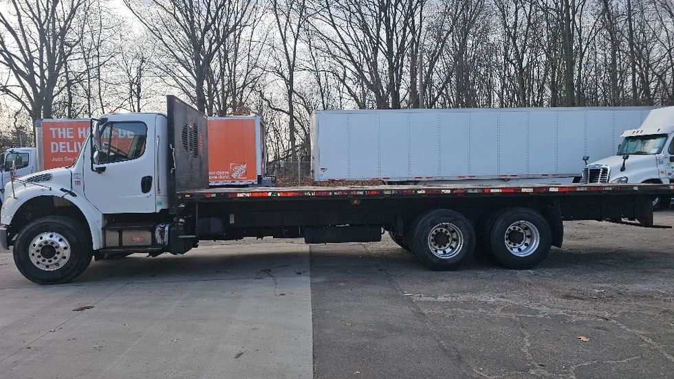 Flatbed Truck-Light and Medium Duty Trucks-Freightliner-2016-M2-Edison-NJ-200,692\n\t\tmiles-$ 59,750 - Image 4
