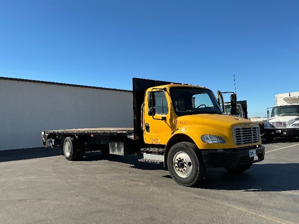 Flatbed Truck-Light and Medium Duty Trucks-Freightliner-2016-M2-Fresno-CA-115,048\n\t\tmiles-$ 48,750 - Image 1