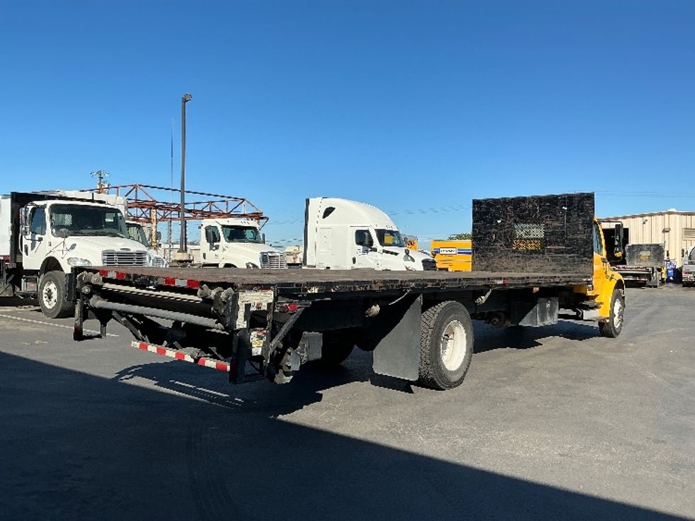 Flatbed Truck-Light and Medium Duty Trucks-Freightliner-2016-M2-Fresno-CA-115,048\n\t\tmiles-$ 48,750 - Image 11