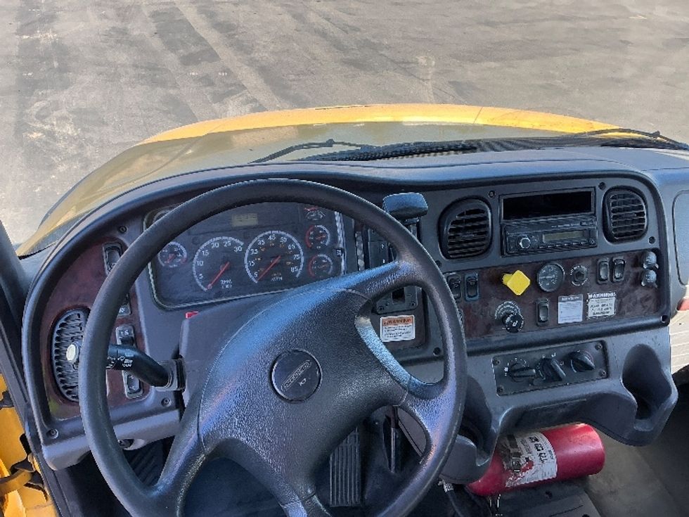 Flatbed Truck-Light and Medium Duty Trucks-Freightliner-2016-M2-Fresno-CA-115,048\n\t\tmiles-$ 48,750 - Image 16