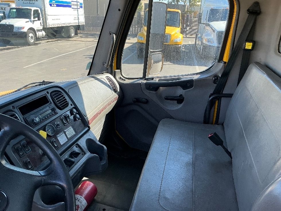 Flatbed Truck-Light and Medium Duty Trucks-Freightliner-2016-M2-Fresno-CA-115,048\n\t\tmiles-$ 48,750 - Image 17