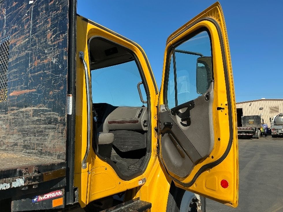 Flatbed Truck-Light and Medium Duty Trucks-Freightliner-2016-M2-Fresno-CA-115,048\n\t\tmiles-$ 48,750 - Image 18
