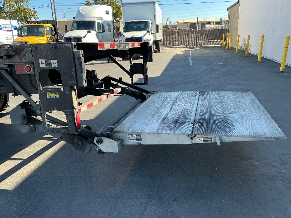 Flatbed Truck-Light and Medium Duty Trucks-Freightliner-2016-M2-Fresno-CA-115,048\n\t\tmiles-$ 48,750 - Image 24