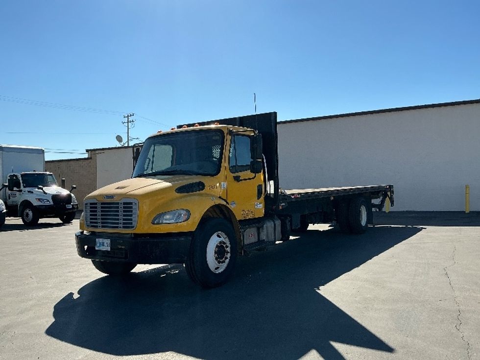 Flatbed Truck-Light and Medium Duty Trucks-Freightliner-2016-M2-Fresno-CA-115,048\n\t\tmiles-$ 48,750 - Image 3