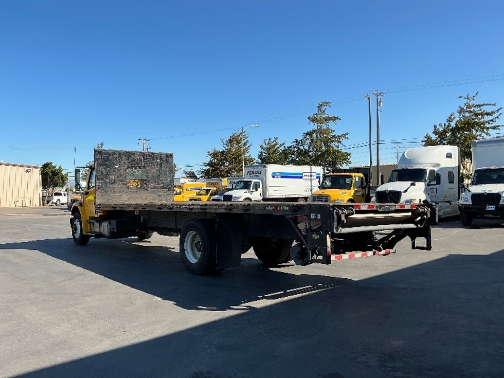 Flatbed Truck-Light and Medium Duty Trucks-Freightliner-2016-M2-Fresno-CA-115,048\n\t\tmiles-$ 48,750 - Image 6