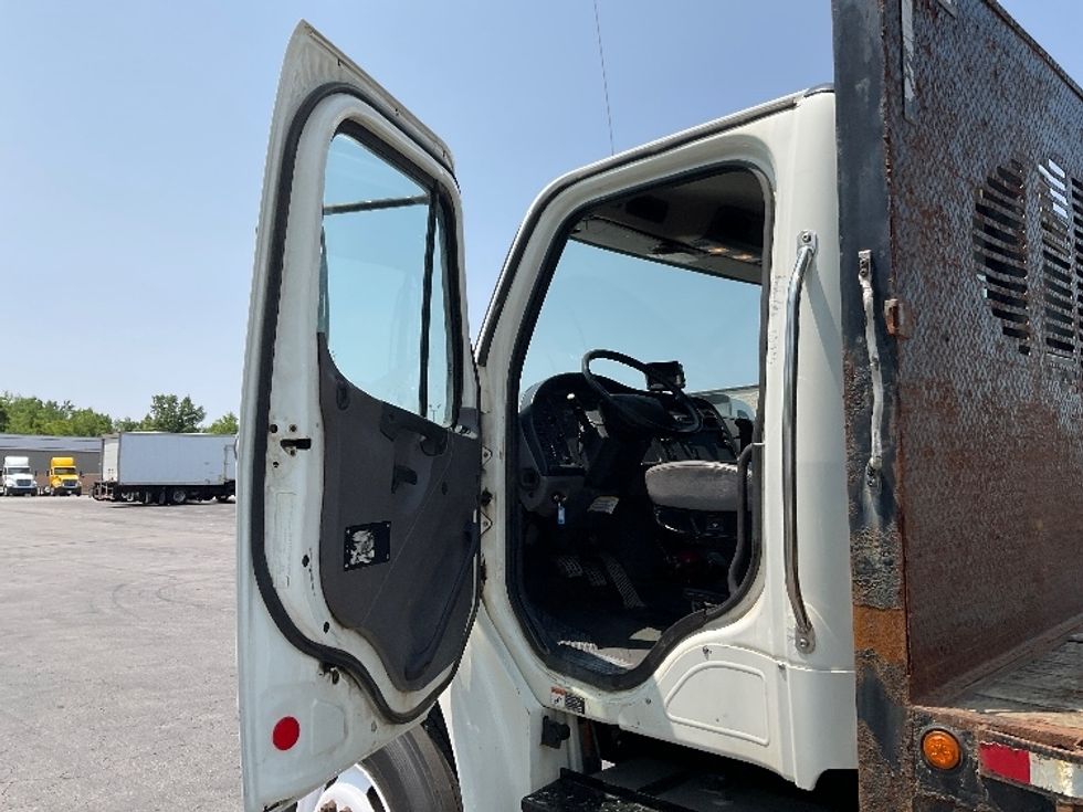 Flatbed Truck-Light and Medium Duty Trucks-Freightliner-2016-M2-Gahanna-OH-241,069\n\t\tmiles-$ 53,000 - Image 15