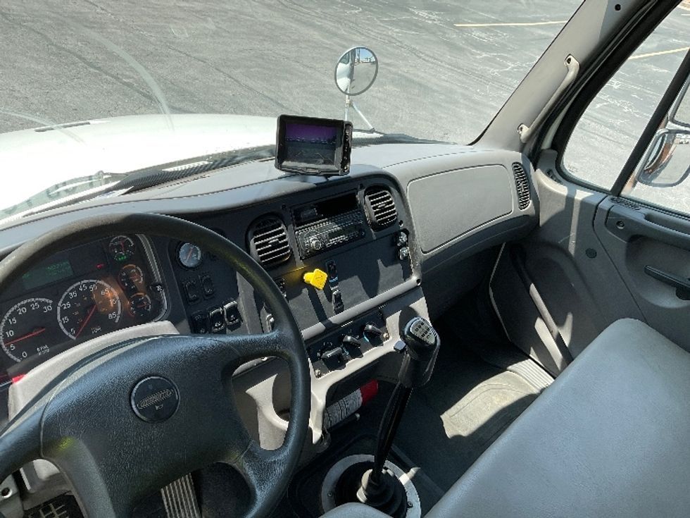 Flatbed Truck-Light and Medium Duty Trucks-Freightliner-2016-M2-Gahanna-OH-241,069\n\t\tmiles-$ 53,000 - Image 16