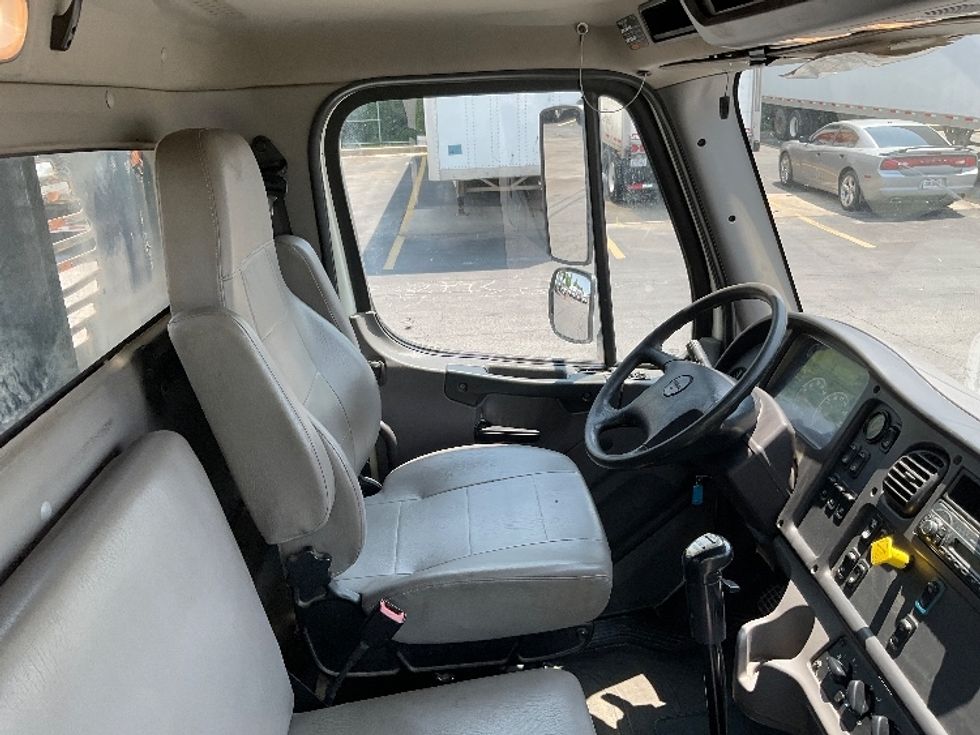 Flatbed Truck-Light and Medium Duty Trucks-Freightliner-2016-M2-Gahanna-OH-241,069\n\t\tmiles-$ 53,000 - Image 21