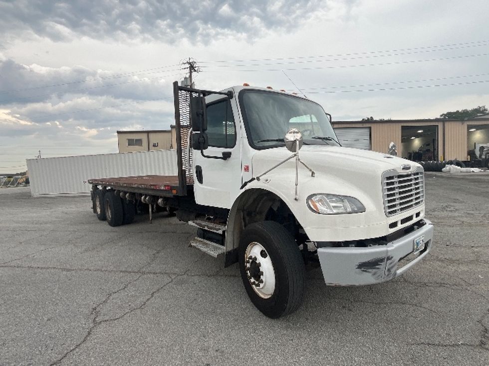 Flatbed Truck-Light and Medium Duty Trucks-Freightliner-2016-M2-Garden City-GA-152,107\n\t\tmiles-$ 40,000 - Image 1
