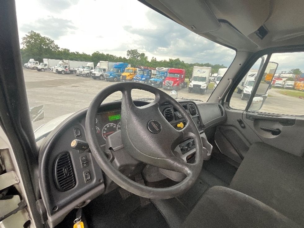 Flatbed Truck-Light and Medium Duty Trucks-Freightliner-2016-M2-Garden City-GA-152,107\n\t\tmiles-$ 40,000 - Image 15