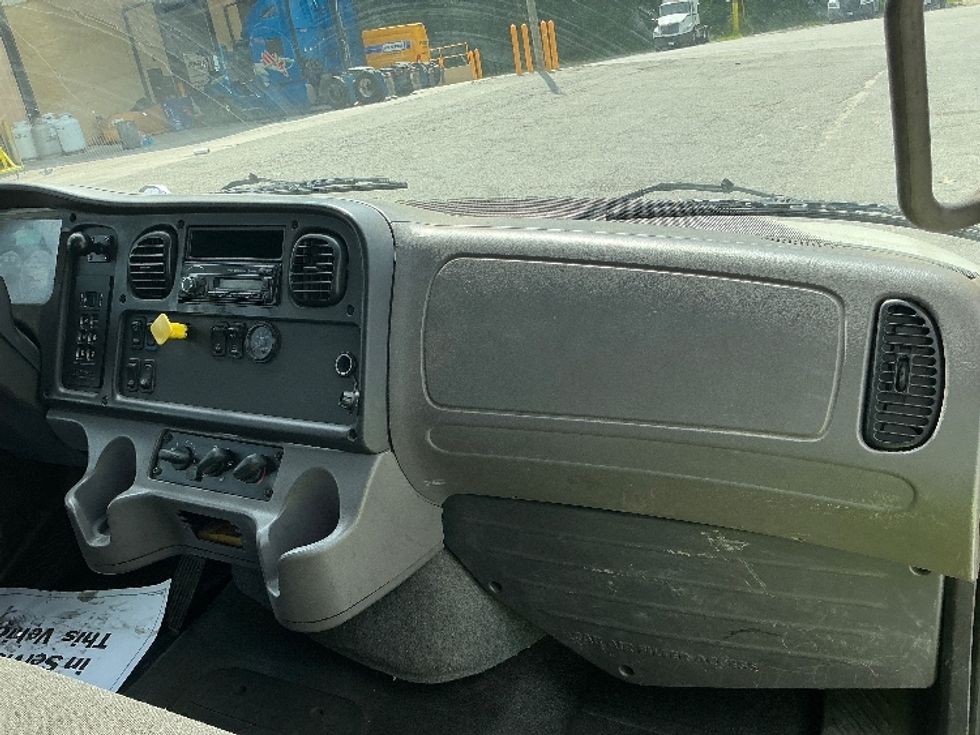 Flatbed Truck-Light and Medium Duty Trucks-Freightliner-2016-M2-Garden City-GA-152,107\n\t\tmiles-$ 40,000 - Image 19
