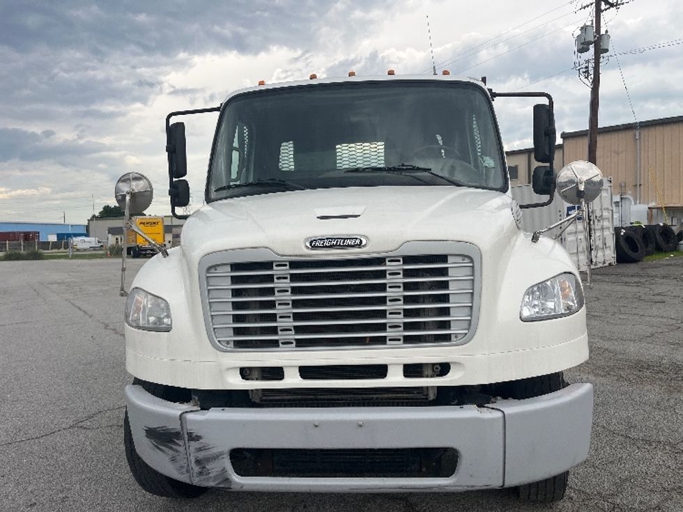 Flatbed Truck-Light and Medium Duty Trucks-Freightliner-2016-M2-Garden City-GA-152,107\n\t\tmiles-$ 40,000 - Image 2