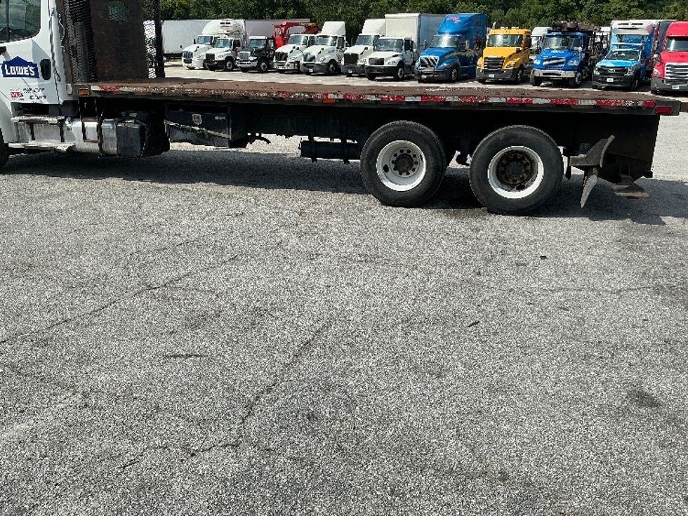 Flatbed Truck-Light and Medium Duty Trucks-Freightliner-2016-M2-Garden City-GA-152,107\n\t\tmiles-$ 40,000 - Image 4